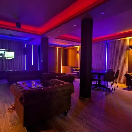 De Luxe, Piscine Chauffée&nature Vitrai-Sous-Laigle