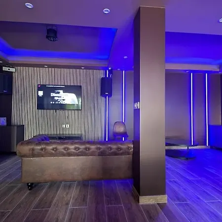 De Luxe, Piscine Chauffée&nature Vitrai-Sous-Laigle