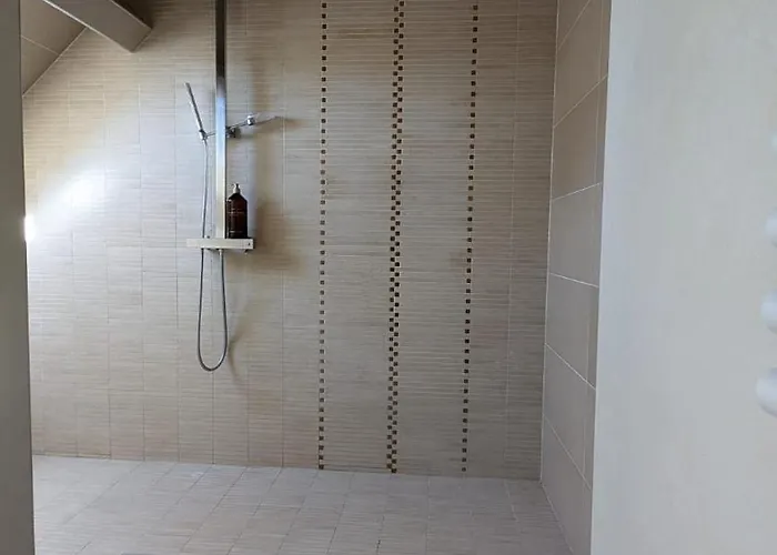 De Luxe, Piscine Chauffee & Nature Villa