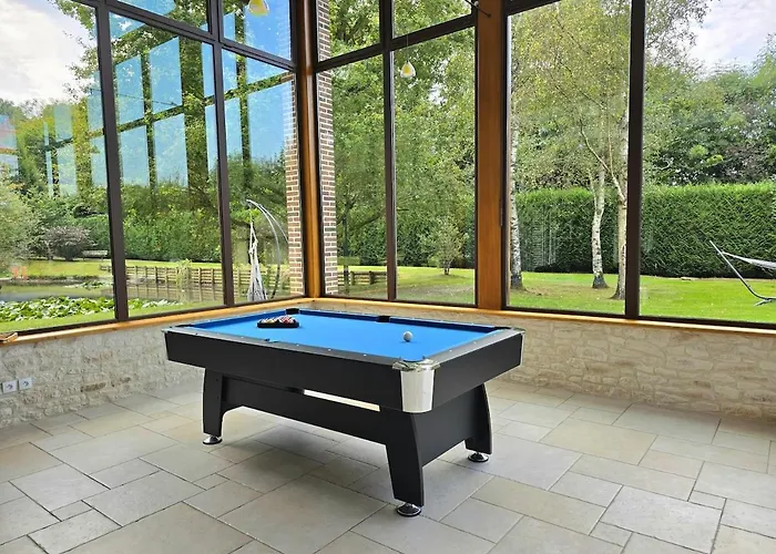 De Luxe, Piscine Chauffee & Nature Vitrai-Sous-Laigle