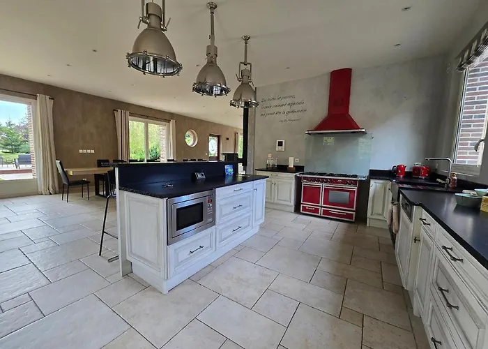 De Luxe, Piscine Chauffee & Nature * Vitrai-Sous-Laigle